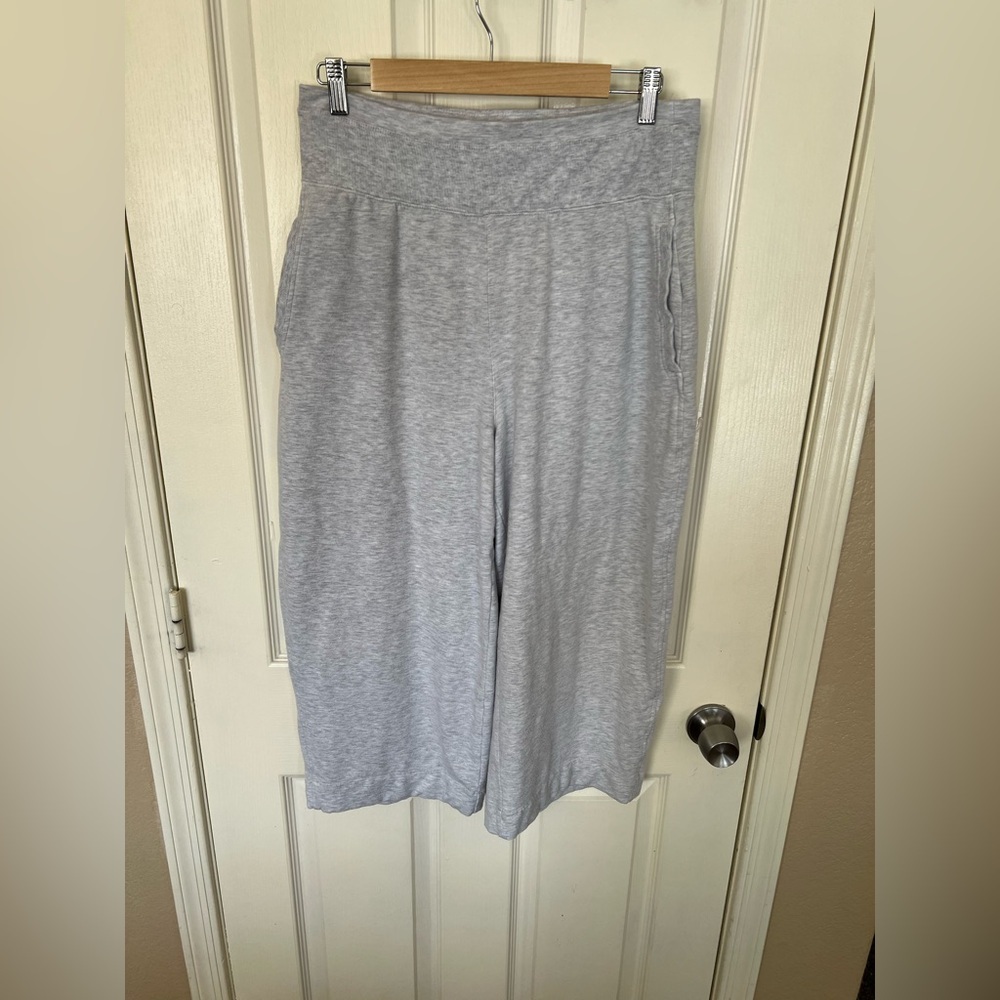 Athleta Heather Gray Culotte Pants Size MP - Picture 4 of 9